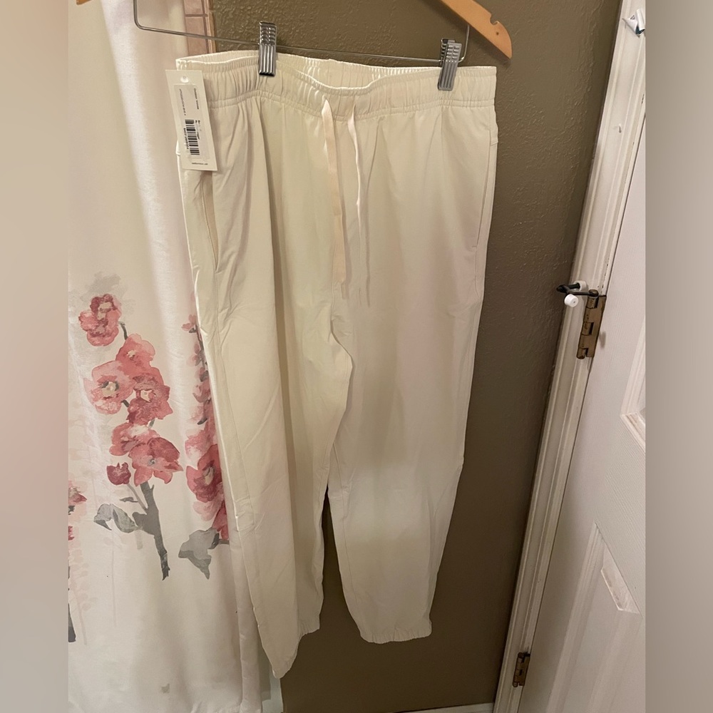 NWT RecTrek Jogger Pant Bone Size Medium Outdoor Voices - Picture 4 of 6